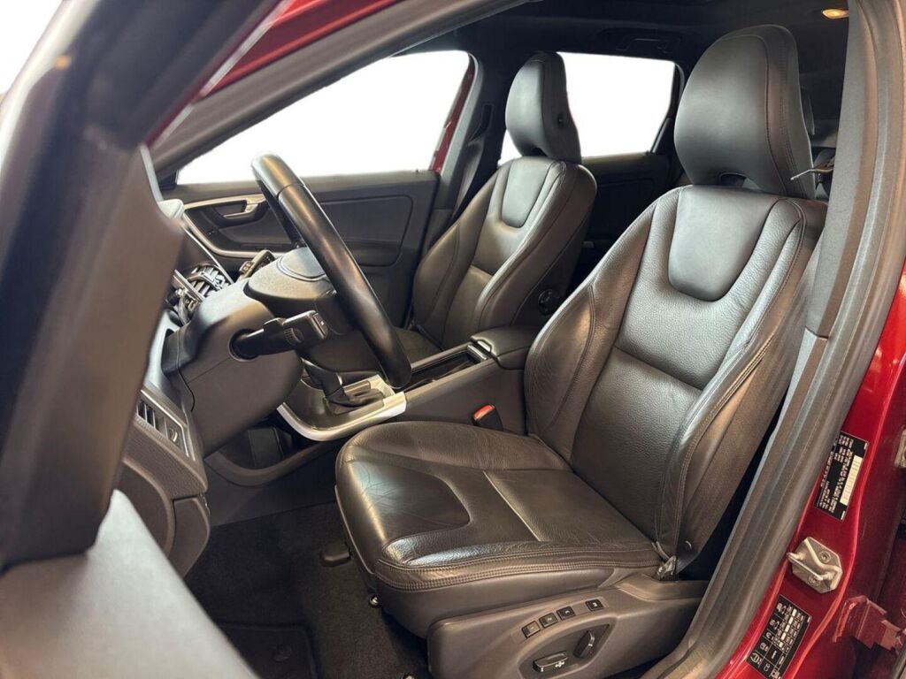 Volvo XC60 2015 Punainen