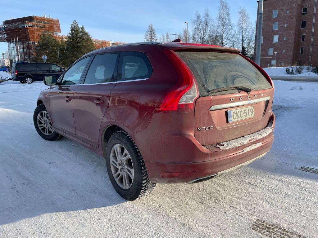 Volvo XC60 2015 Punainen