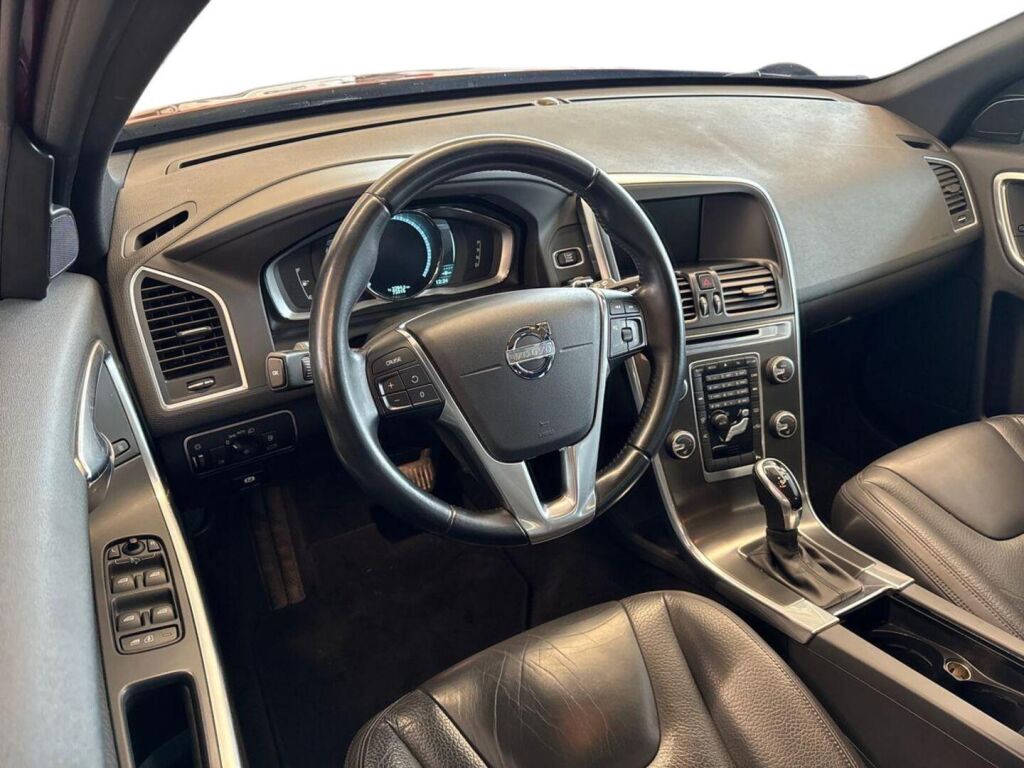 Volvo XC60 2015 Punainen
