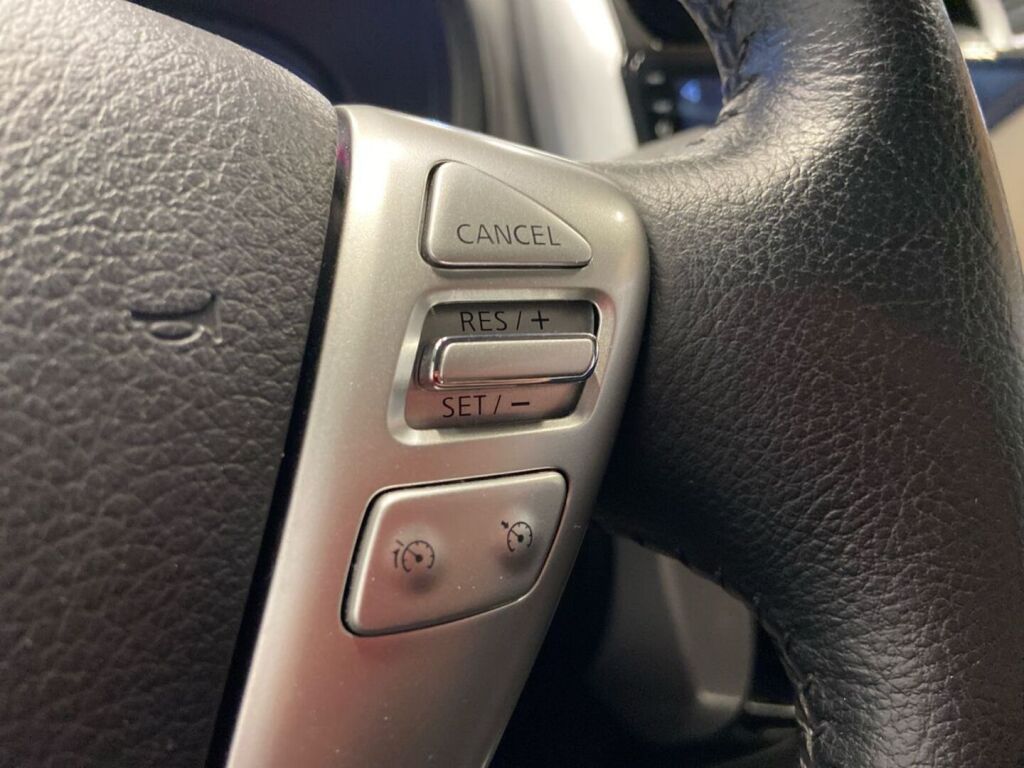 Nissan Note 2016 Musta