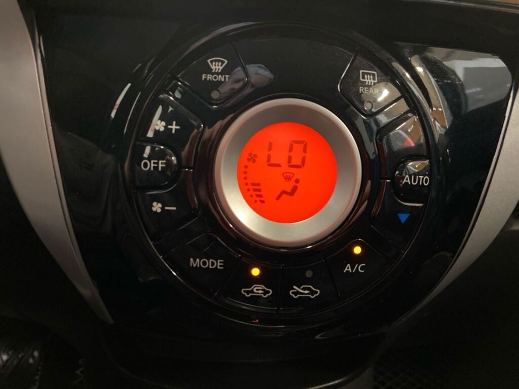 Nissan Note 2016 Musta