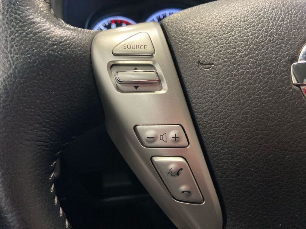 Nissan Note 2016 Musta