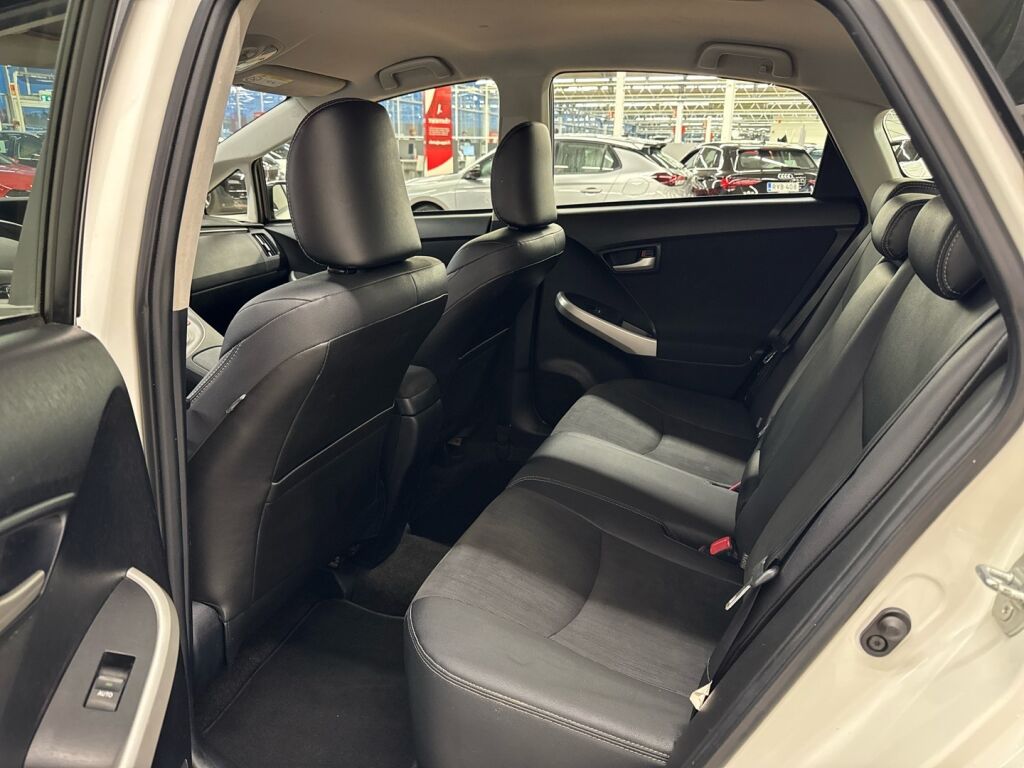 Toyota Prius 2016 Valkoinen