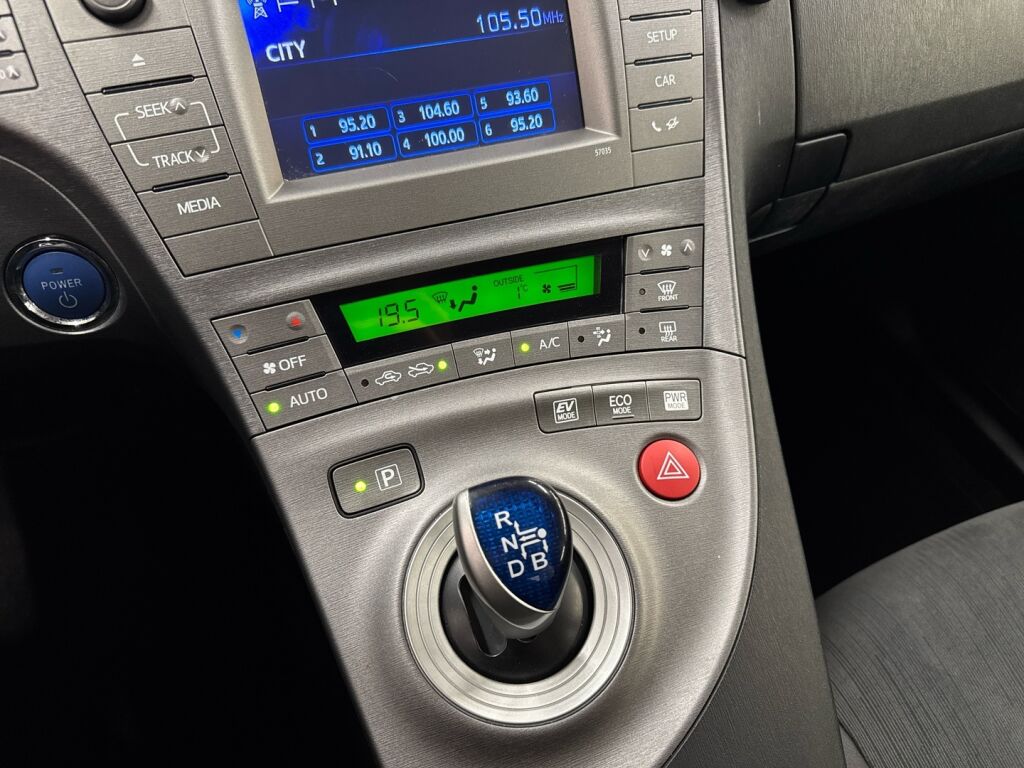 Toyota Prius 2016 Valkoinen