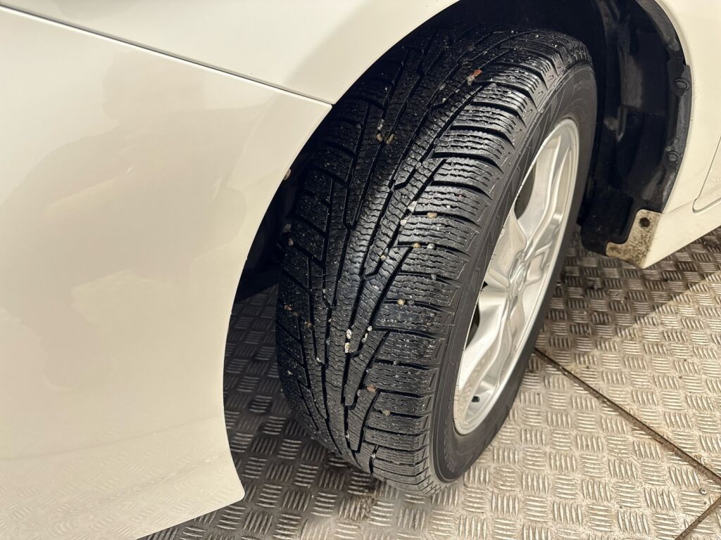 Toyota Prius 2016 Valkoinen