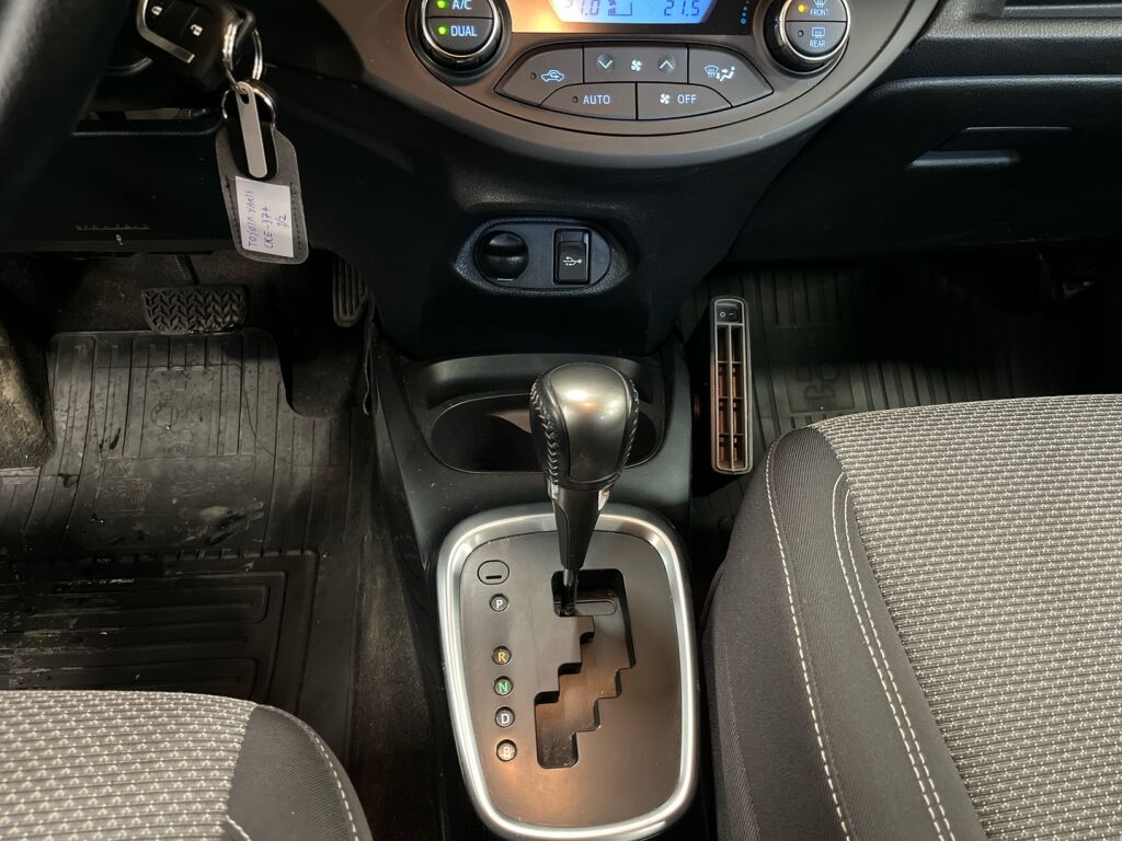 Toyota Yaris 2015 Sininen