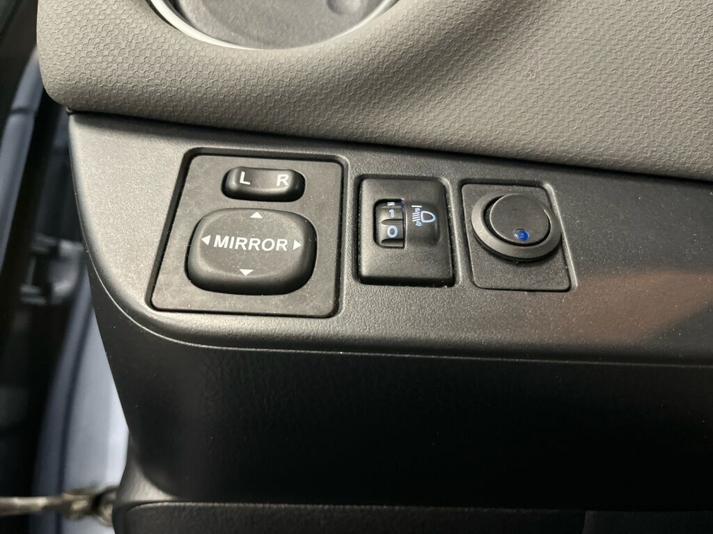 Toyota Yaris 2015 Sininen