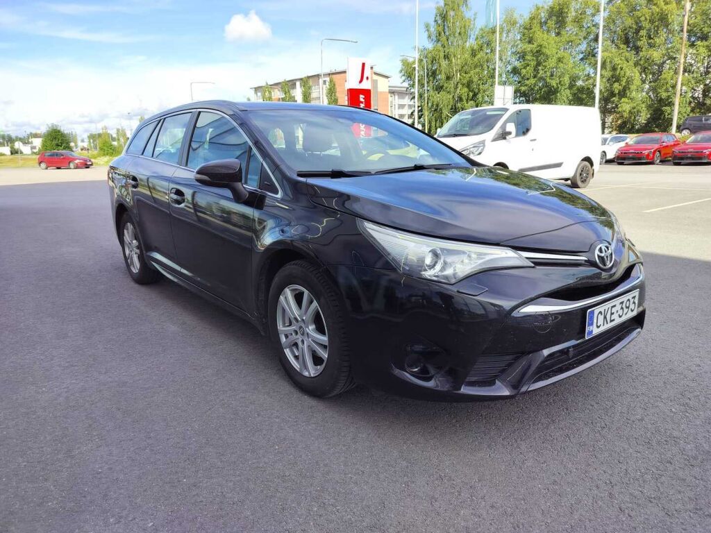 Toyota Avensis 2015 Musta