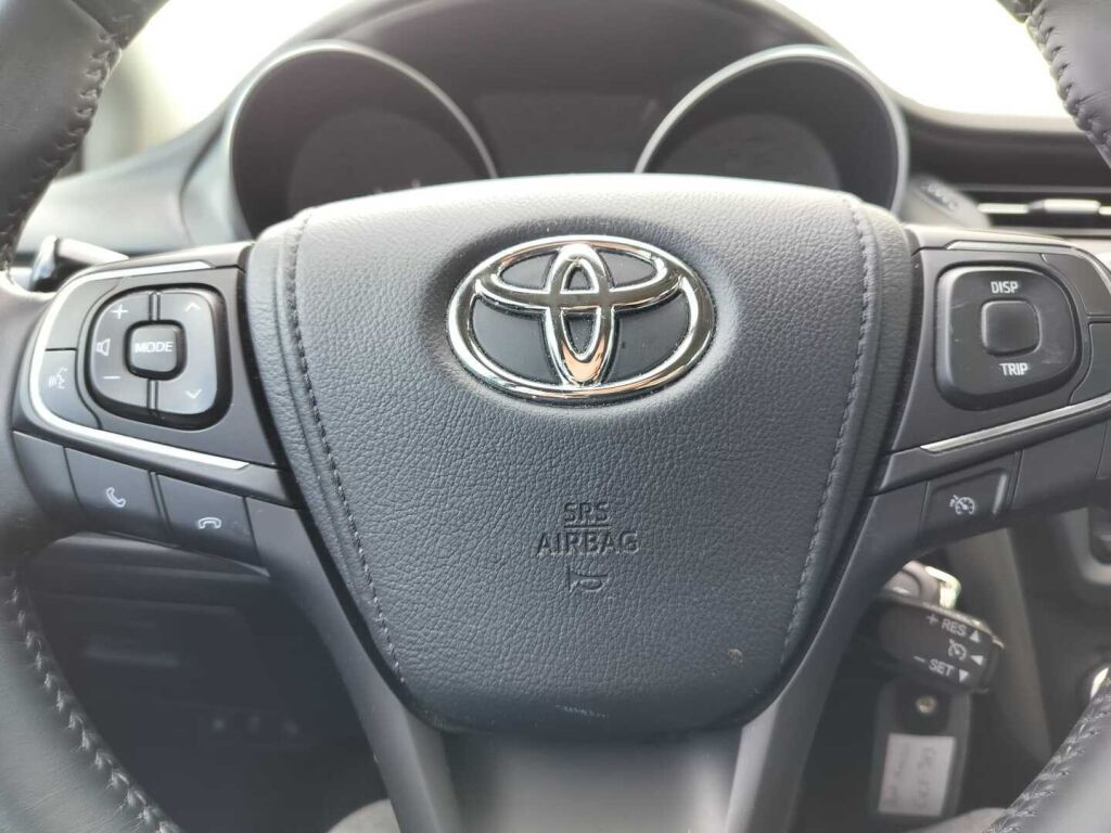Toyota Avensis 2015 Musta
