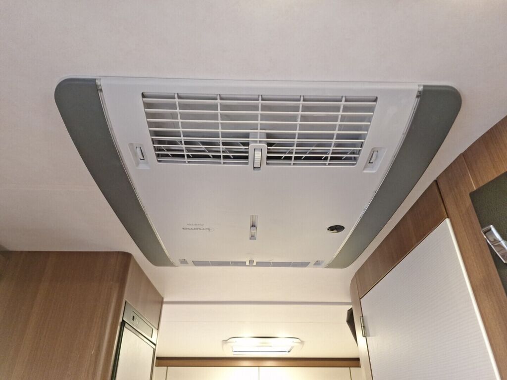 LMC T662 2015 Valkoinen