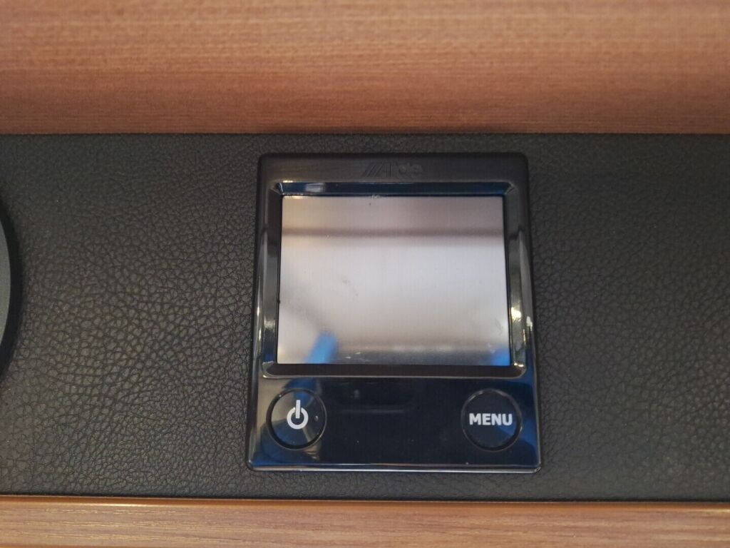 LMC T662 2015 Valkoinen