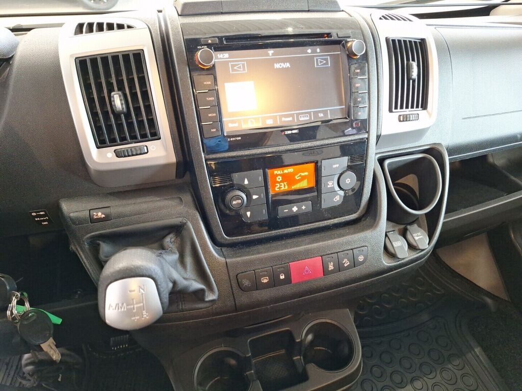 LMC T662 2015 Valkoinen