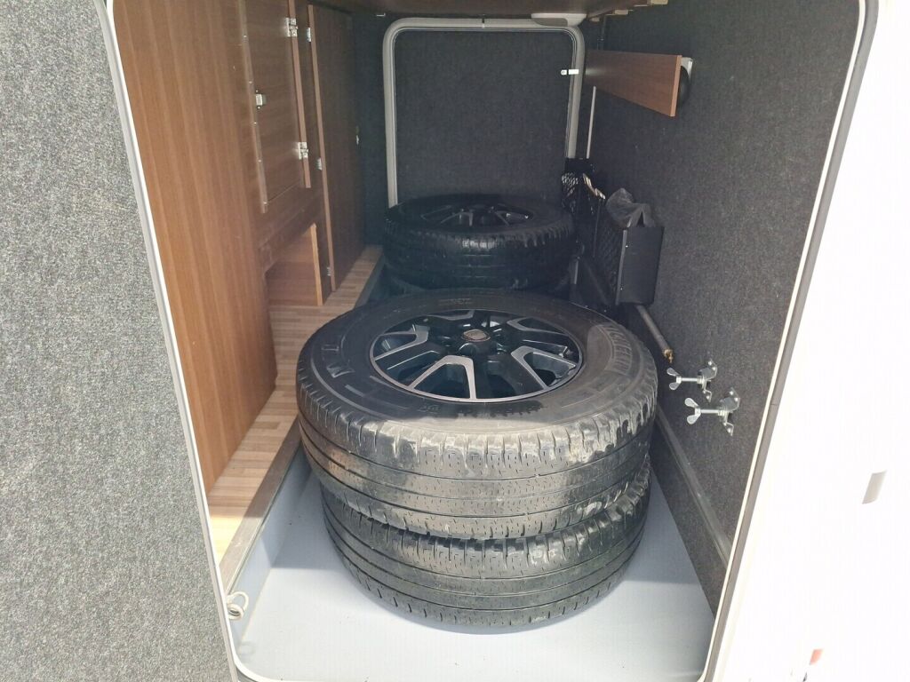 LMC T662 2015 Valkoinen