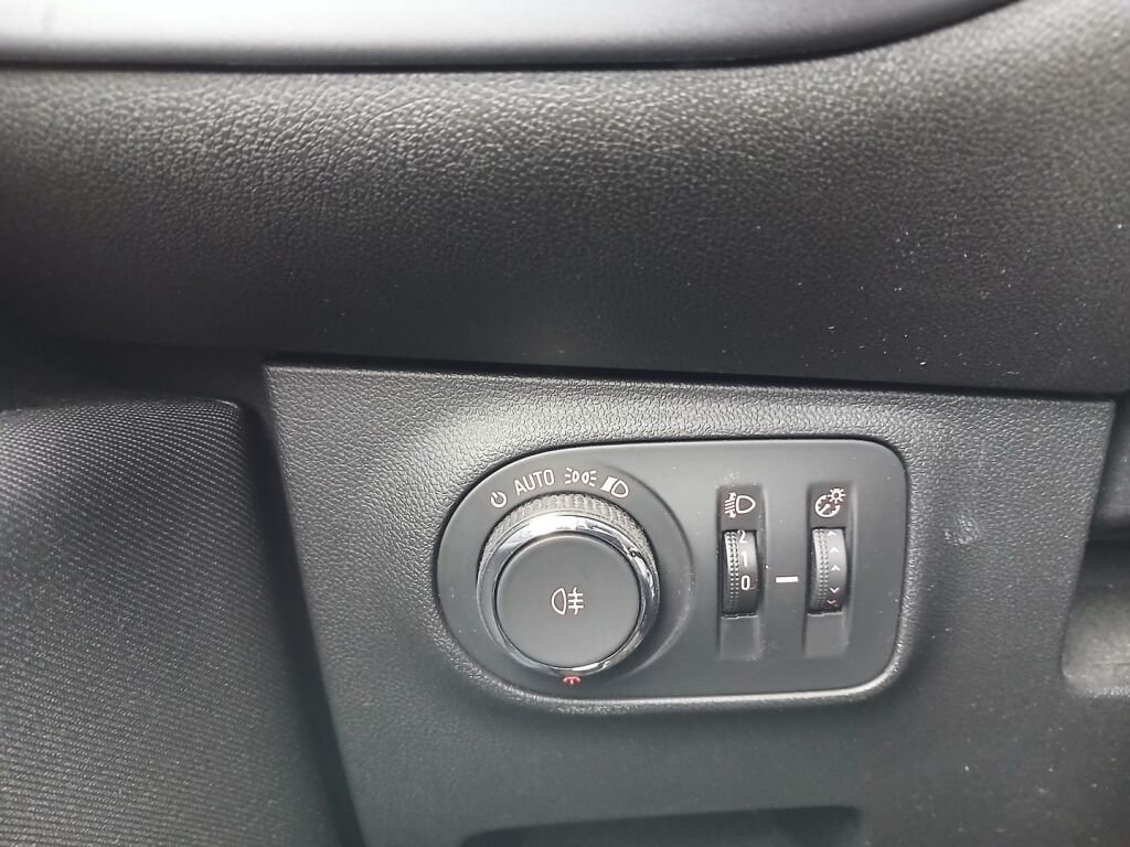 Opel Corsa 2016 Valkoinen