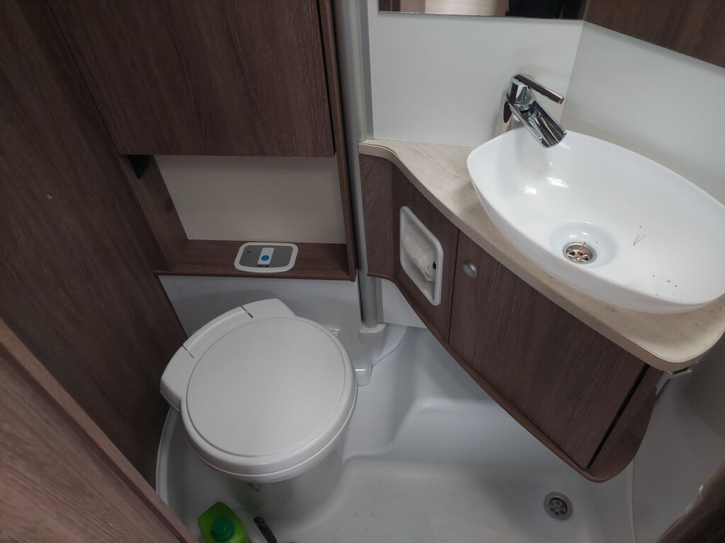 Bürstner Ixeo Time 726 2016 9