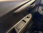 Opel Karl 2016 Punainen