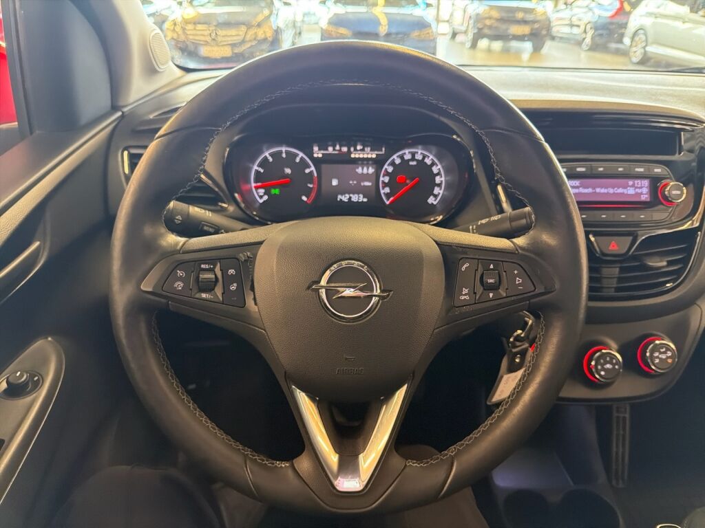 Opel Karl 2016 Punainen