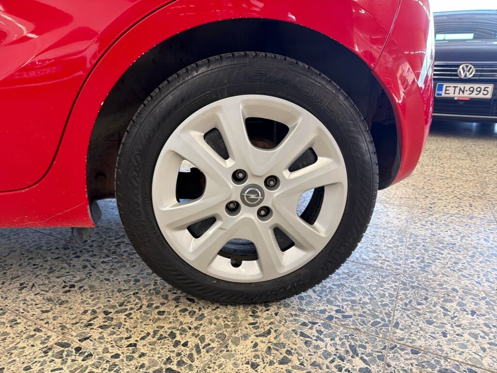 Opel Karl 2016 Punainen