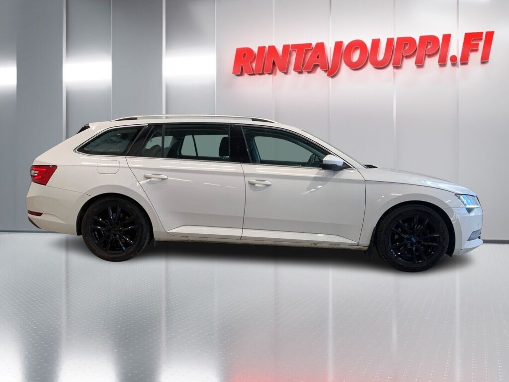 Skoda Superb 2015 Valkoinen