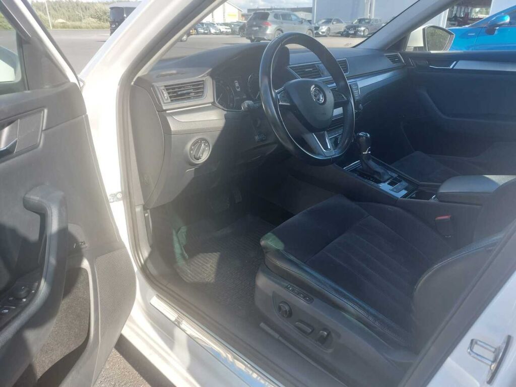 Skoda Superb 2016 Valkoinen