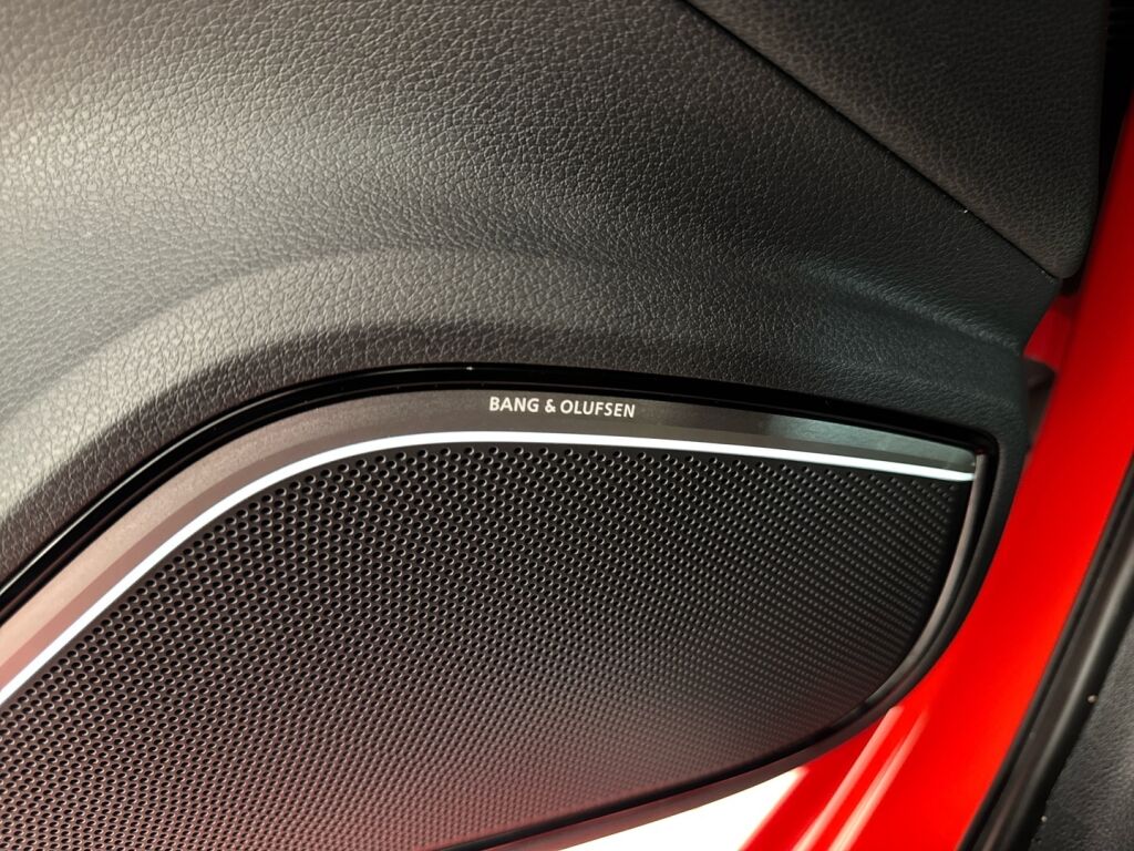 Audi RS 3 2016 Punainen