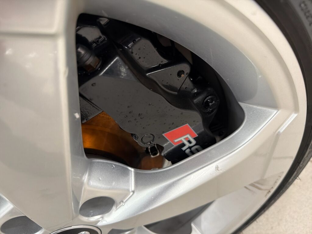 Audi RS 3 2016 Punainen