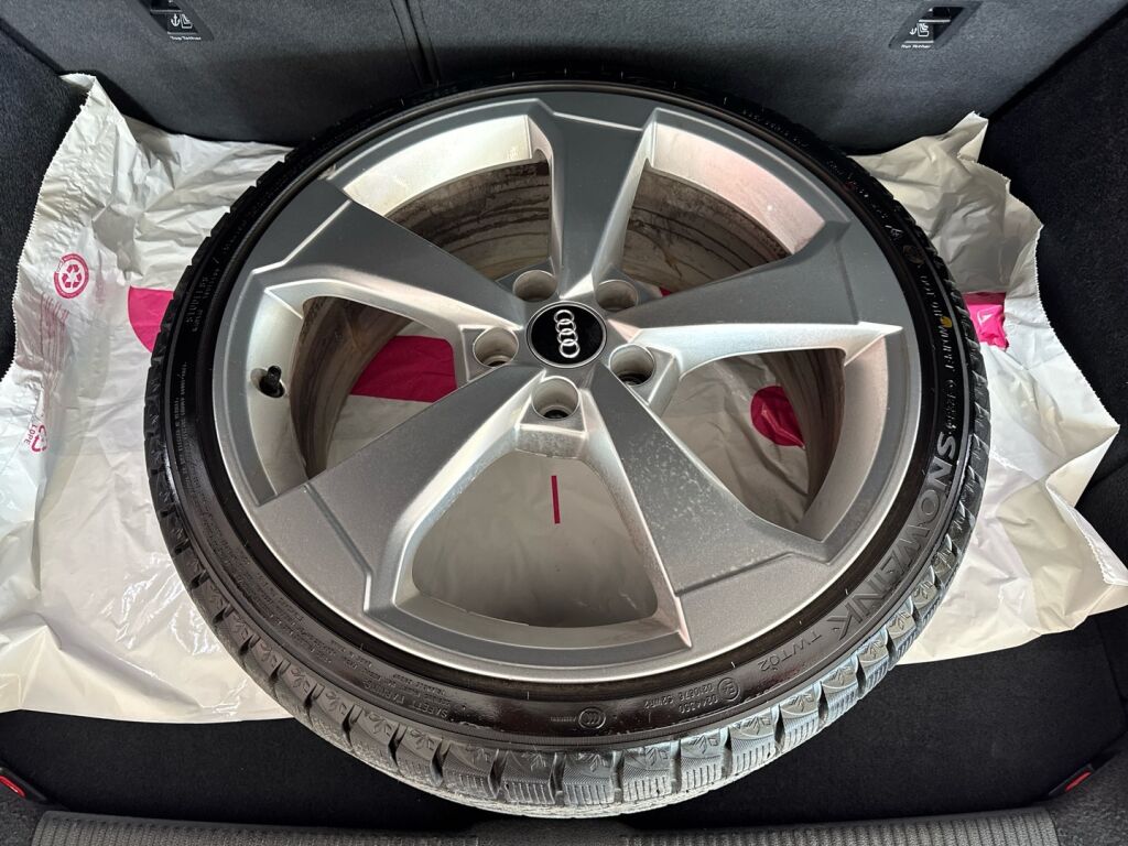 Audi RS 3 2016 Punainen