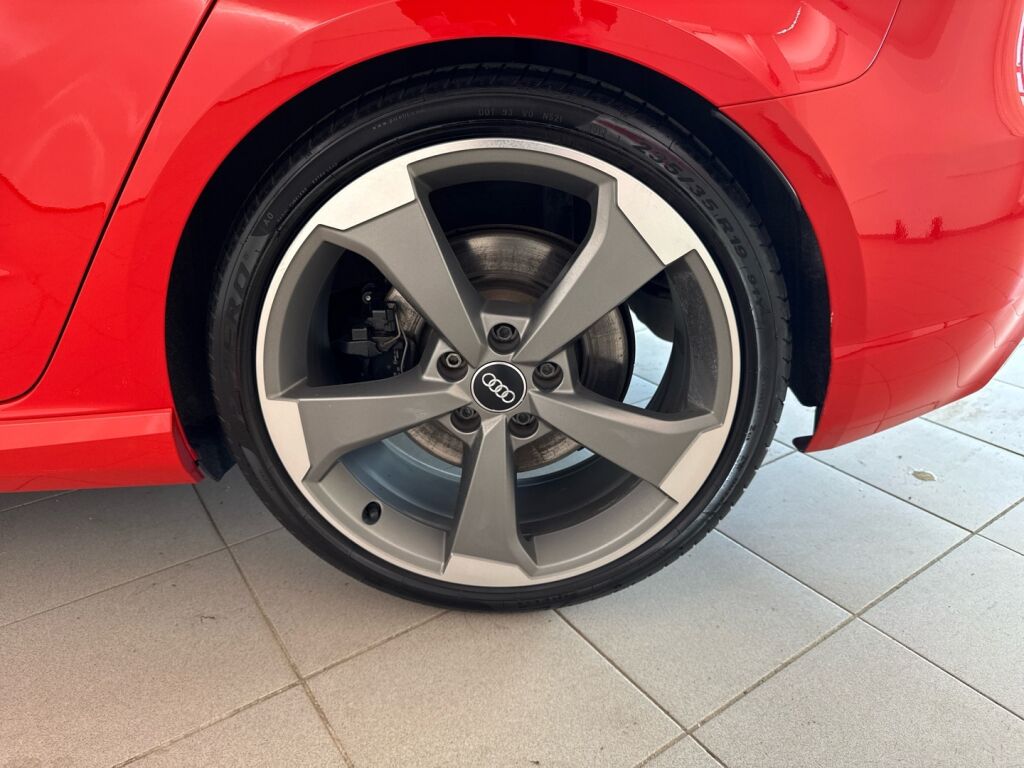 Audi RS 3 2016 Punainen