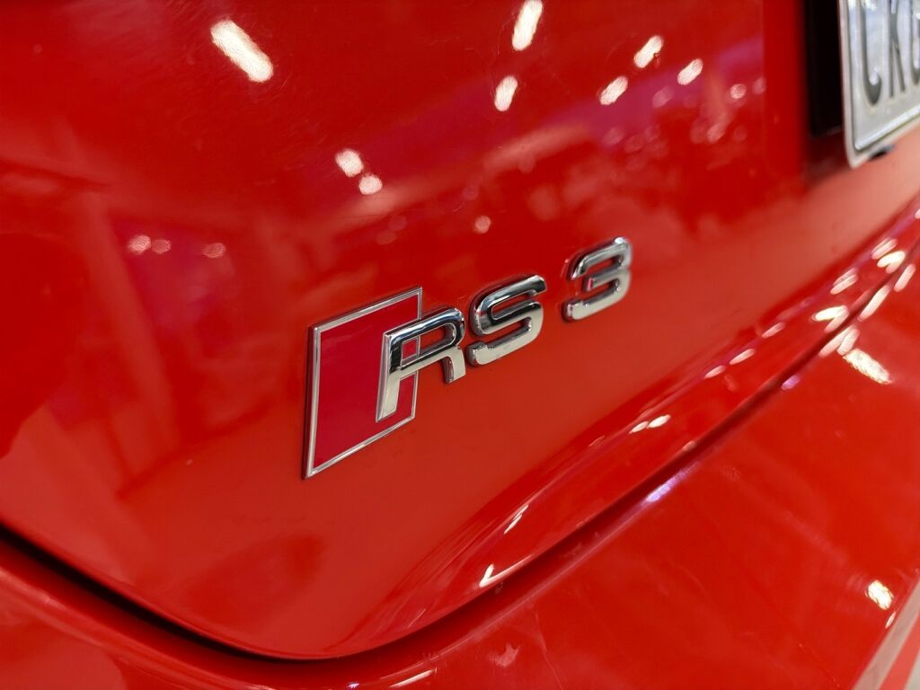 Audi RS 3 2016 Punainen