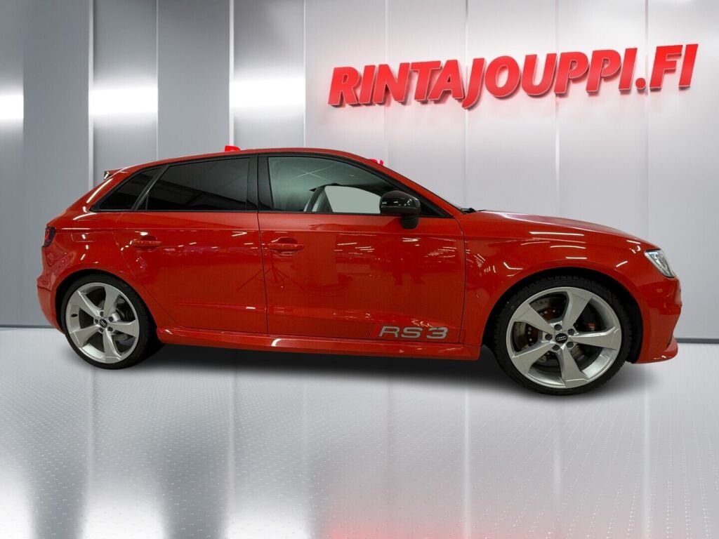 Audi RS 3 2016 Punainen