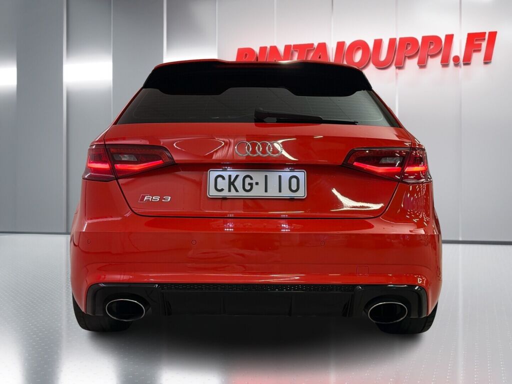 Audi RS 3 2016 Punainen
