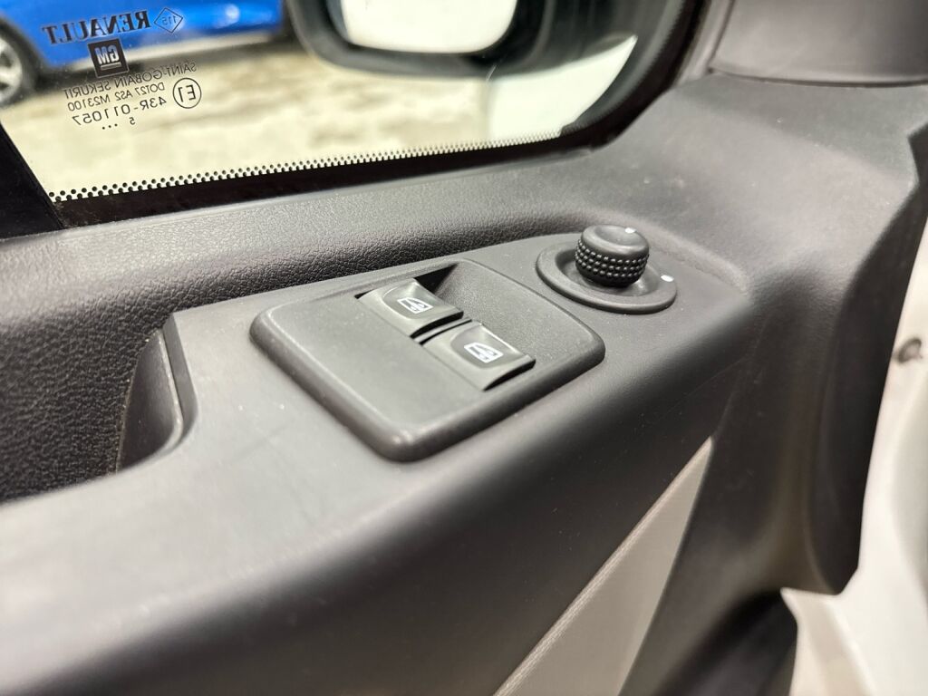 Renault Trafic 2016 Valkoinen