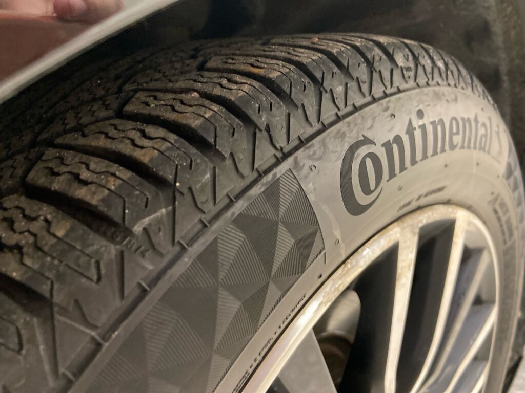 Volvo V40 2017 Musta