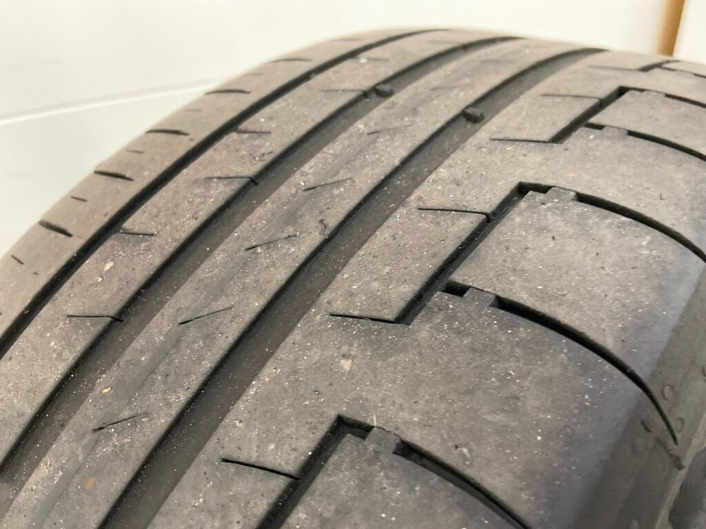 Volvo V40 2017 Musta