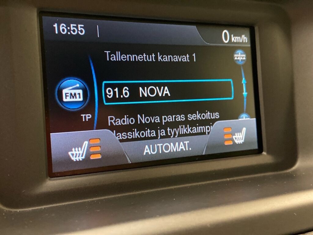 Volvo V40 2017 Musta