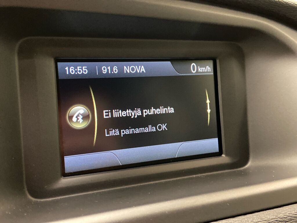 Volvo V40 2017 Musta