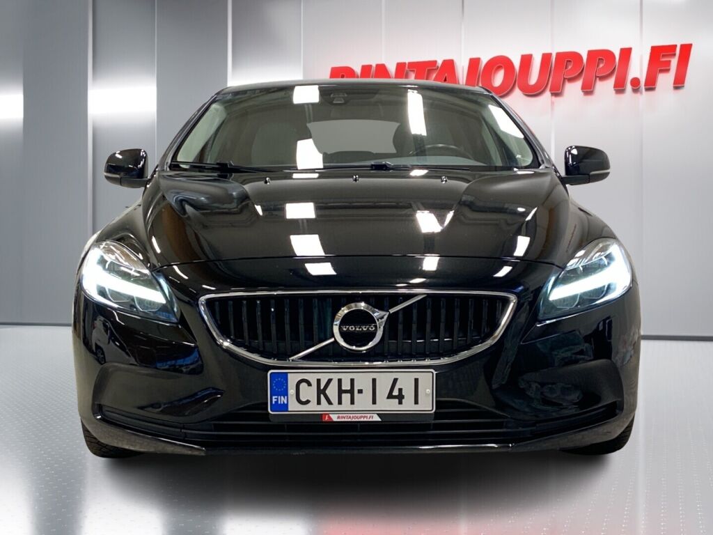 Volvo V40 2017 Musta