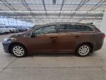Toyota Avensis 2016 Ruskea (beige)