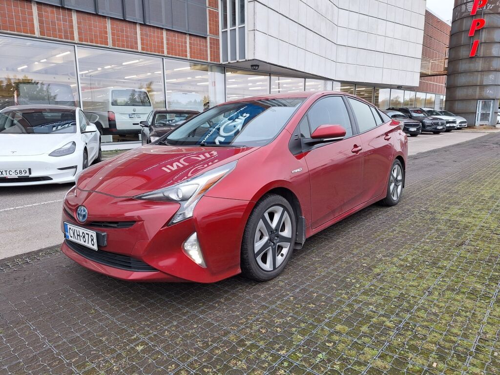 Toyota Prius 2016 Punainen