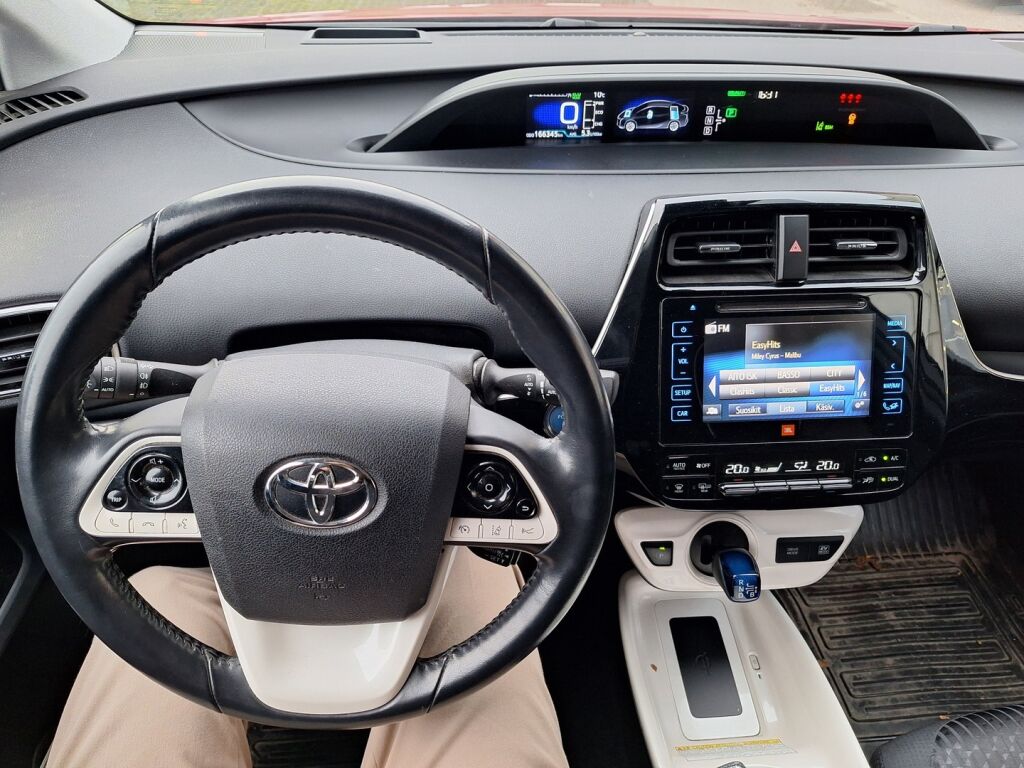 Toyota Prius 2016 Punainen