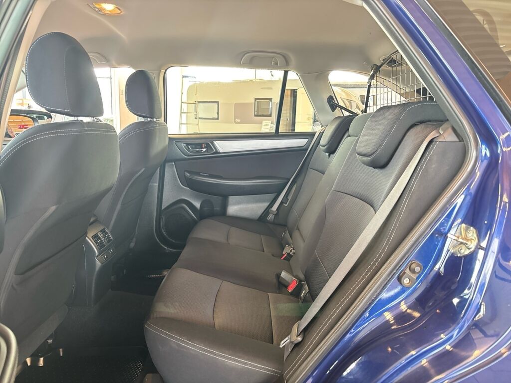 Subaru Outback 2016 Sininen
