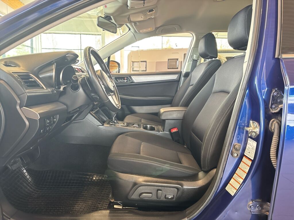 Subaru Outback 2016 Sininen