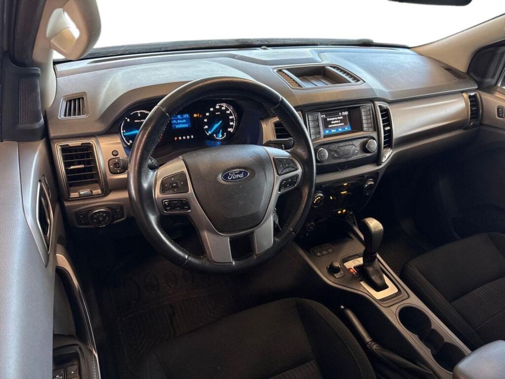 Ford Ranger 2017 Metallinhohto Hopea (Moondust Silver)