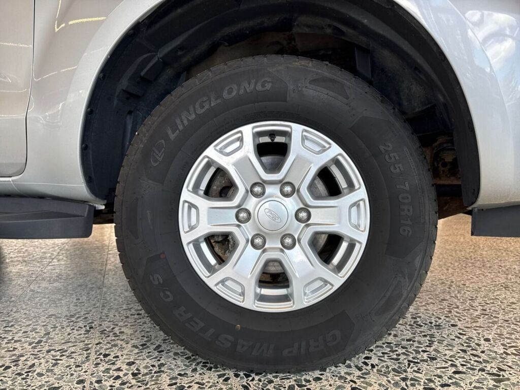 Ford Ranger 2017 Metallinhohto Hopea (Moondust Silver)