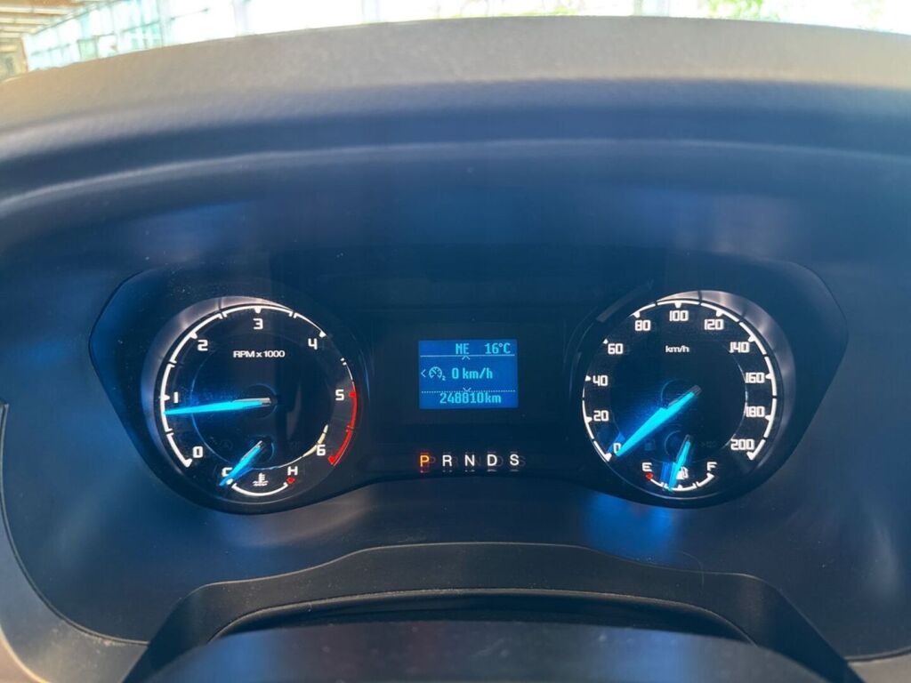 Ford Ranger 2017 Metallinhohto Hopea (Moondust Silver)