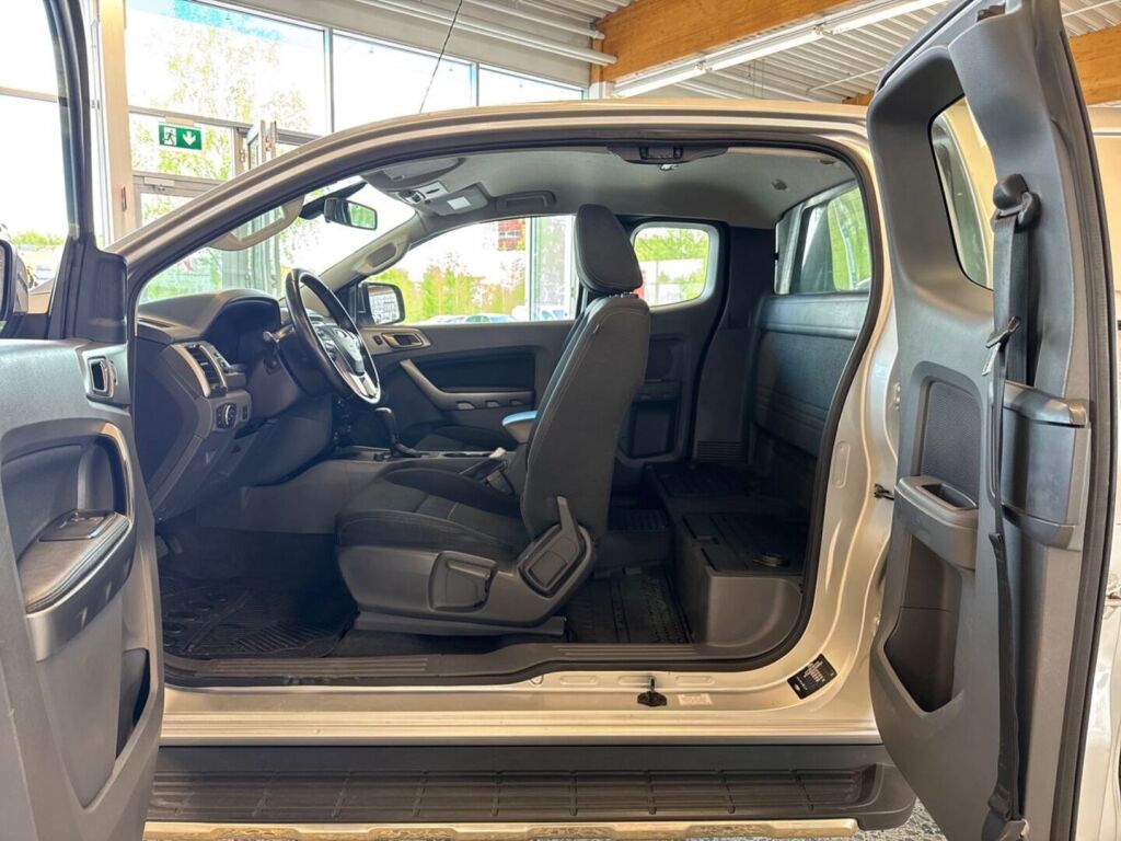 Ford Ranger 2017 Metallinhohto Hopea (Moondust Silver)