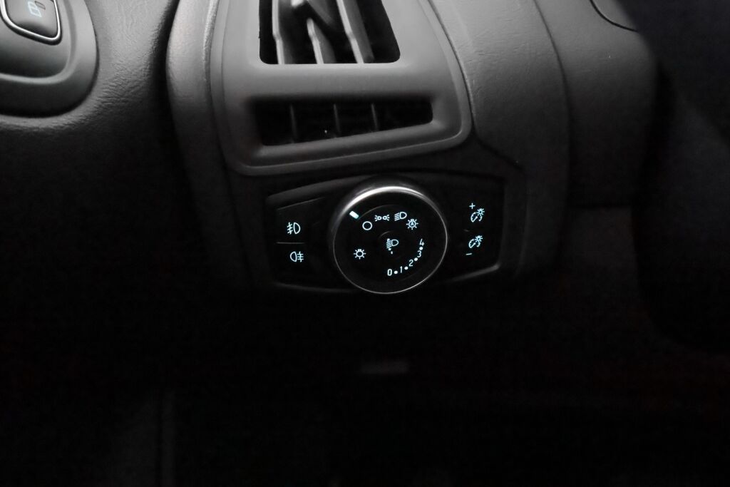 Ford Focus 2017 Valkoinen