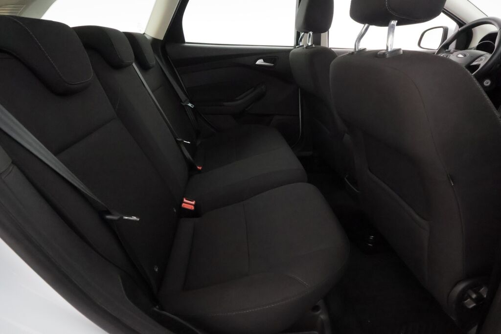 Ford Focus 2017 Valkoinen