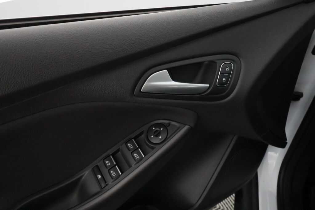 Ford Focus 2017 Valkoinen