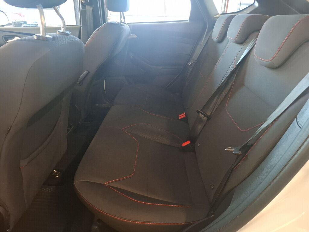 Ford Focus 2017 Valkoinen